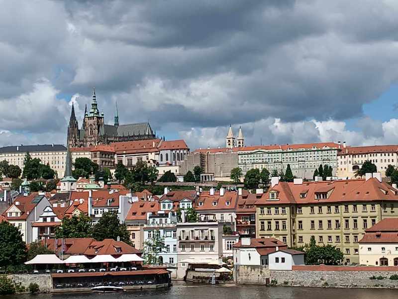 děj